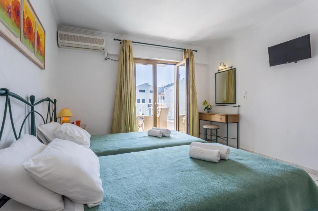 Ritsa Studios Skiathos Town Exterior photo