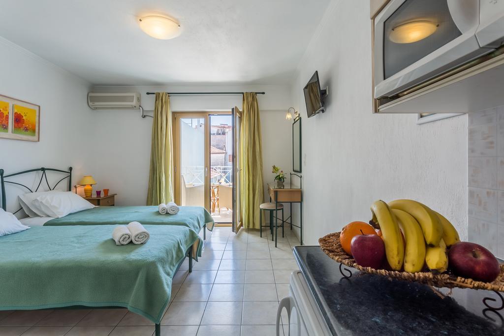 Ritsa Studios Skiathos Town Exterior photo